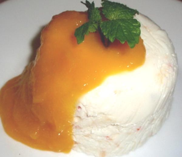 Десерт — суфле из нежного творожного сыра