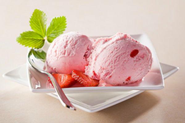Летние десерты: Клубничное мороженое