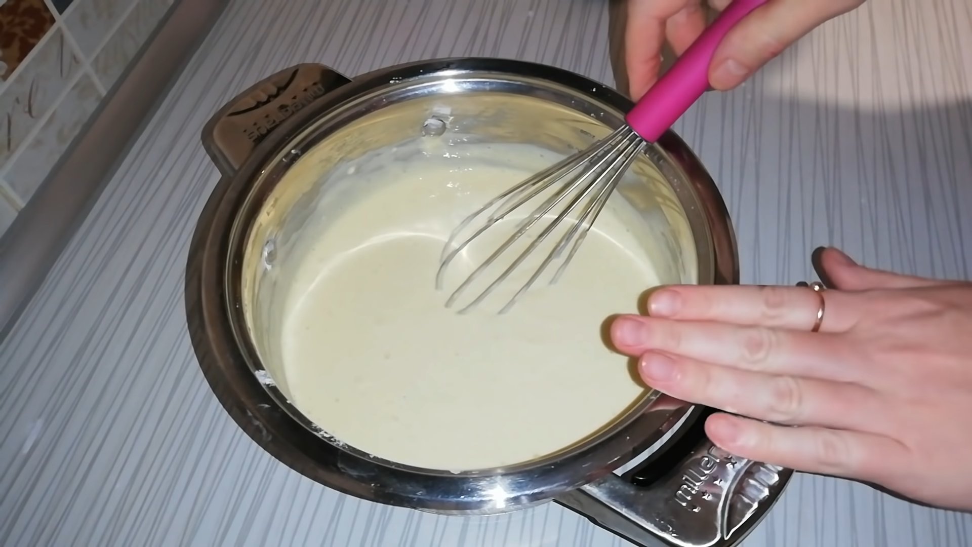 Рецепт - Густой крем «Пломбир» для выравнивания торта - шаг 2-2