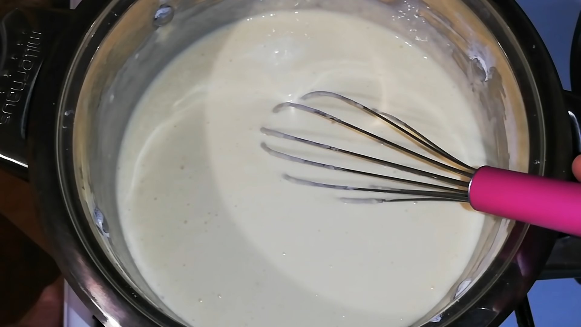 Рецепт - Густой крем «Пломбир» для выравнивания торта - шаг 3