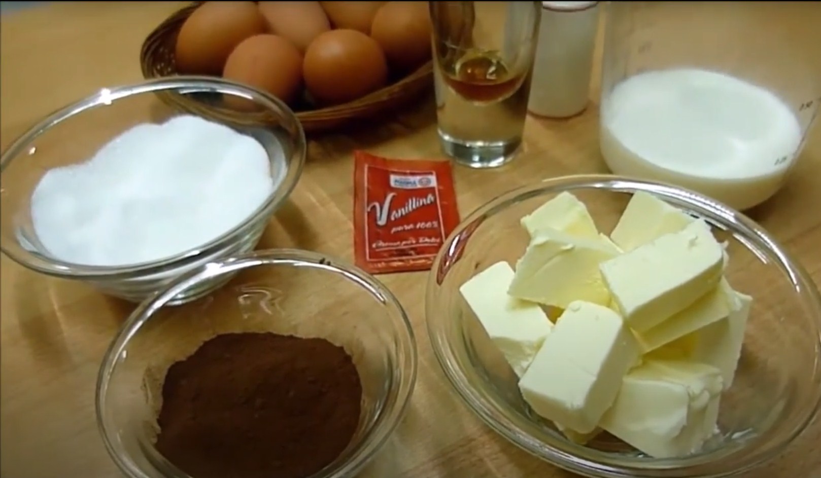Рецепт - Крем «Шарлотт» для бисквитного торта - шаг 1