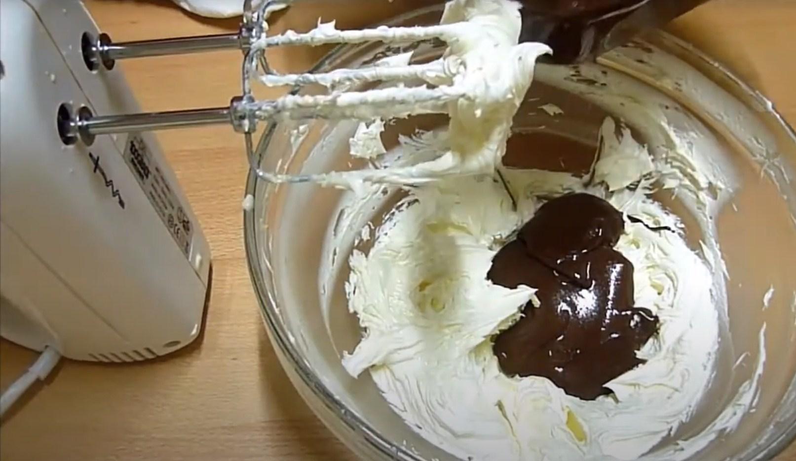 Рецепт - Крем «Шарлотт» для бисквитного торта - шаг 8