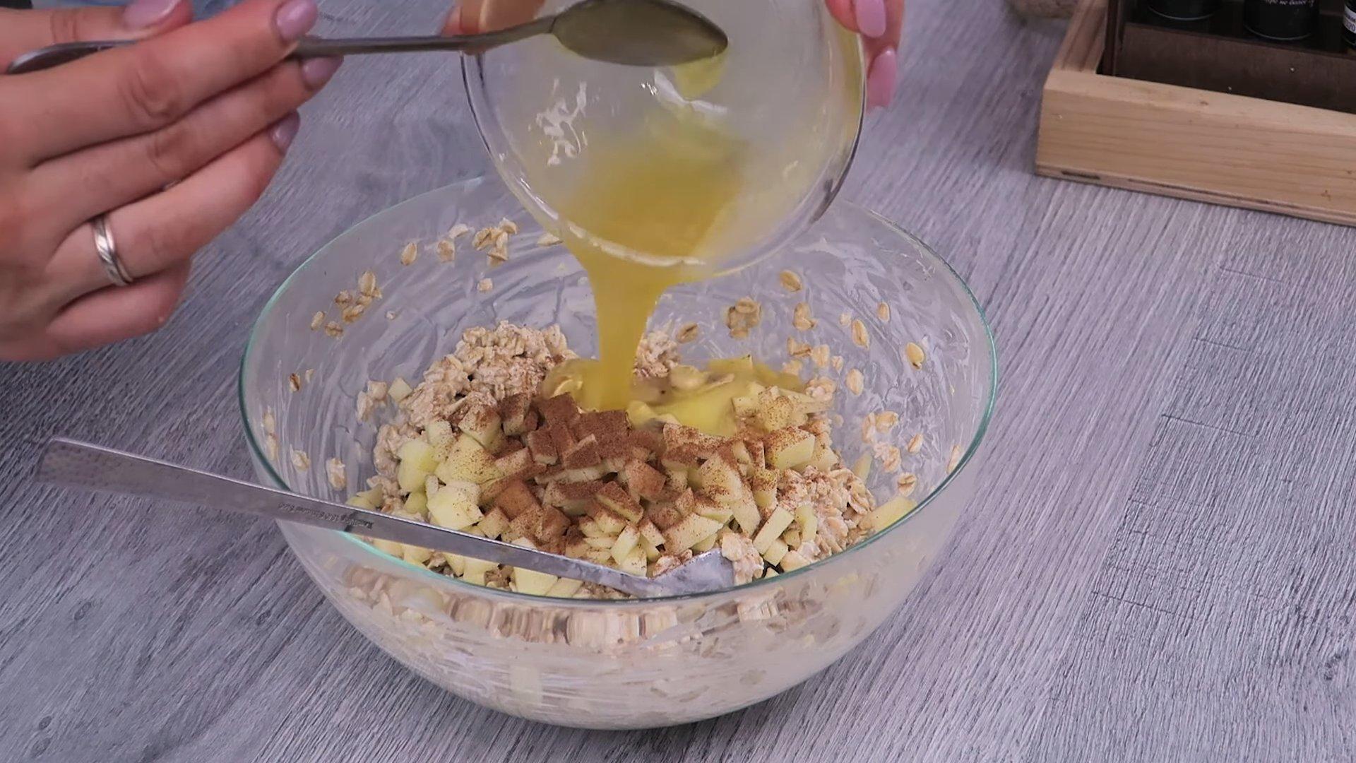 Рецепт - Овсяное печенье на кефире без муки с яблоками для стройной фигуры - шаг 5