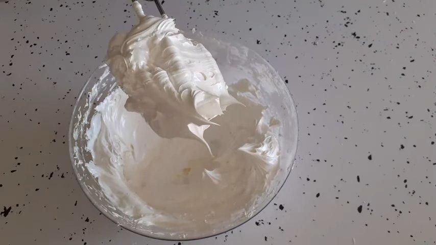 Рецепт - Белково-заварной крем для украшения торта - шаг 7