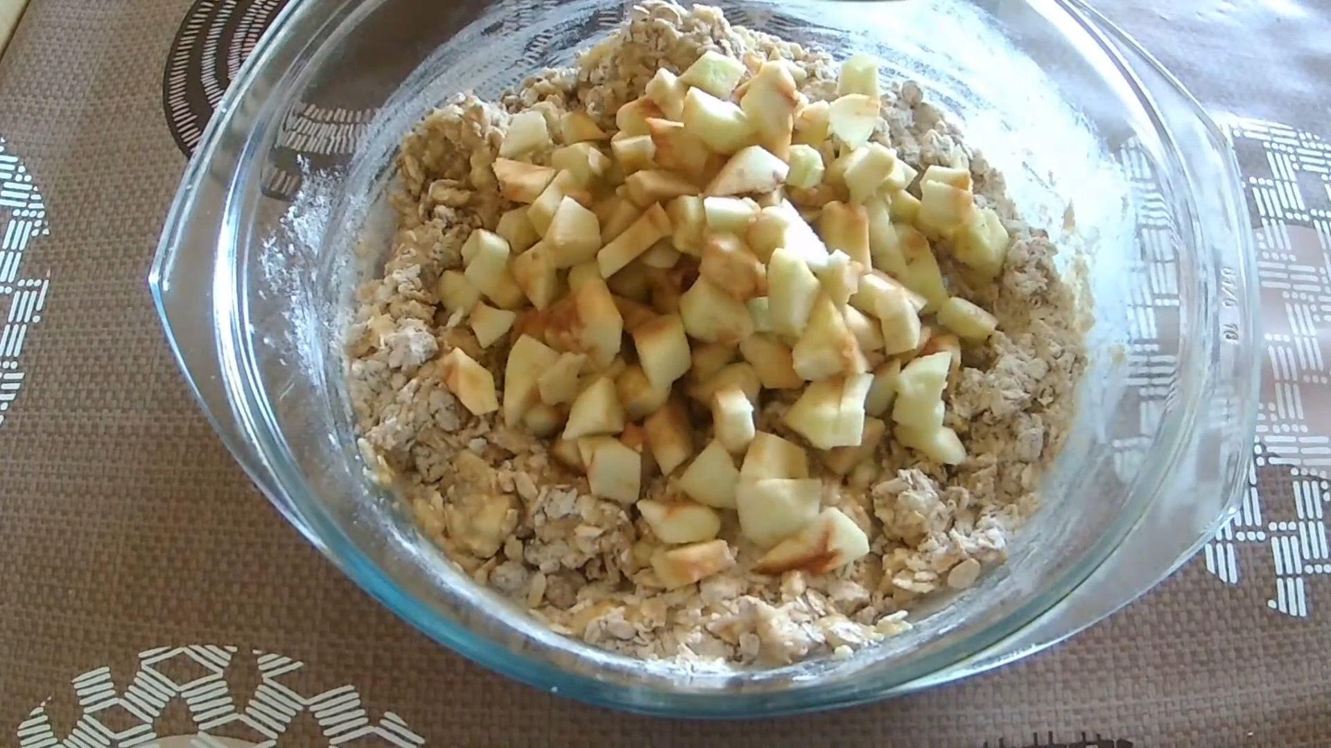 Рецепт - Овсяное печенье с яблоком и изюмом - шаг 6-1