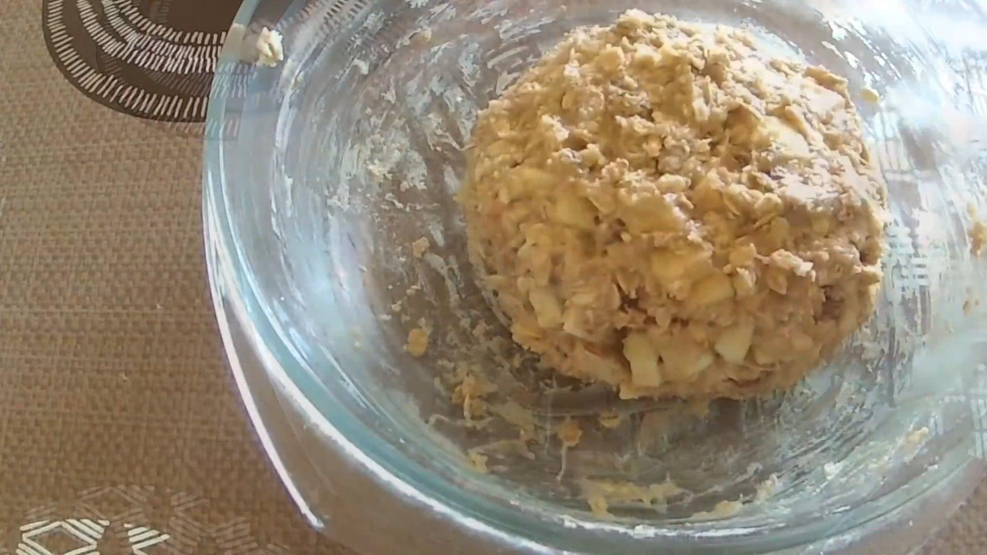 Рецепт - Овсяное печенье с яблоком и изюмом - шаг 7