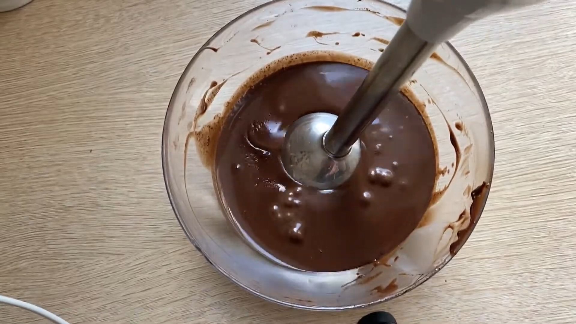 Рецепт - Шоколадный крем для кексов сверху - шаг 4