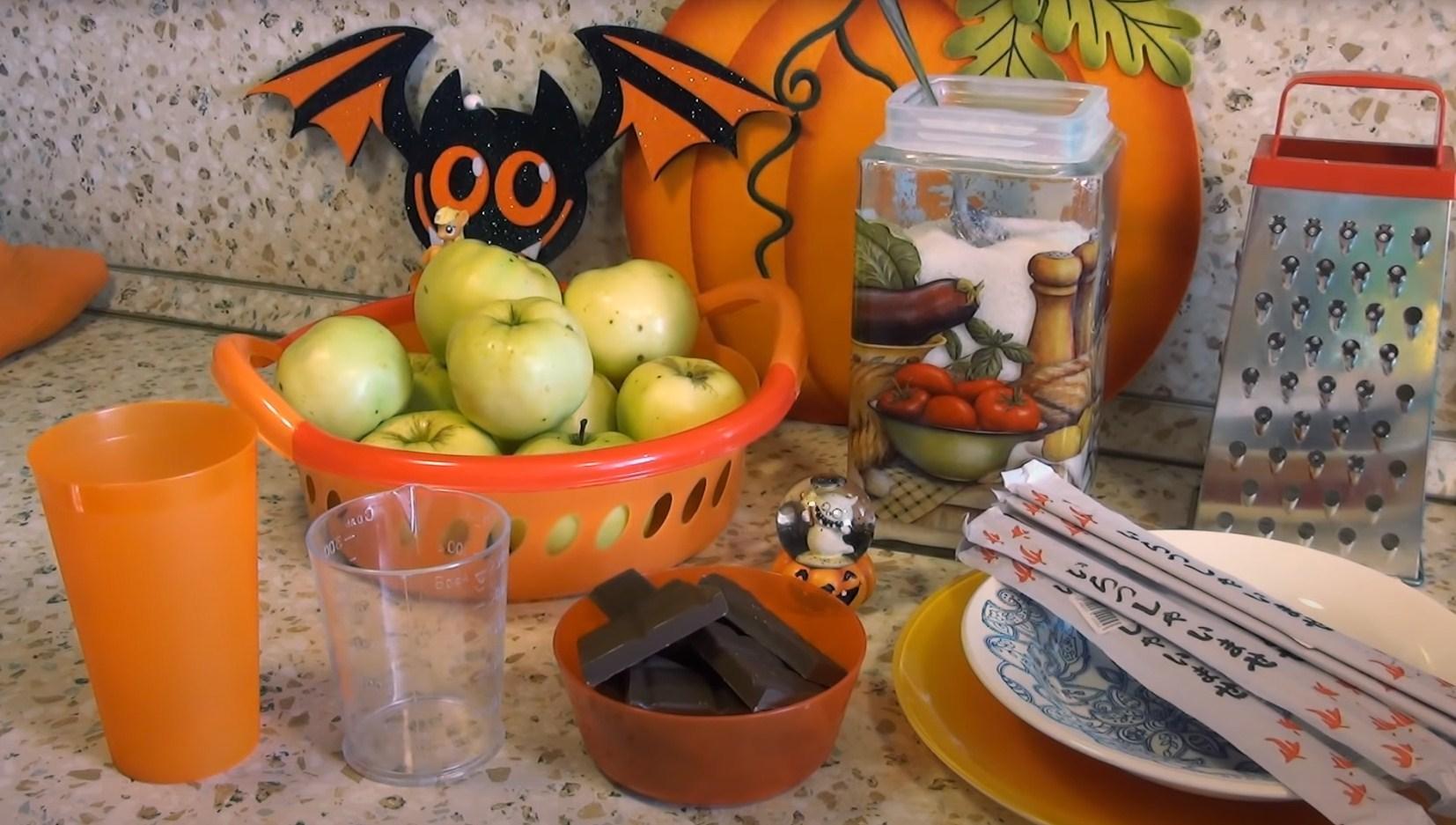 Рецепт - Яблоки в карамели на Хэллоуин - шаг 1