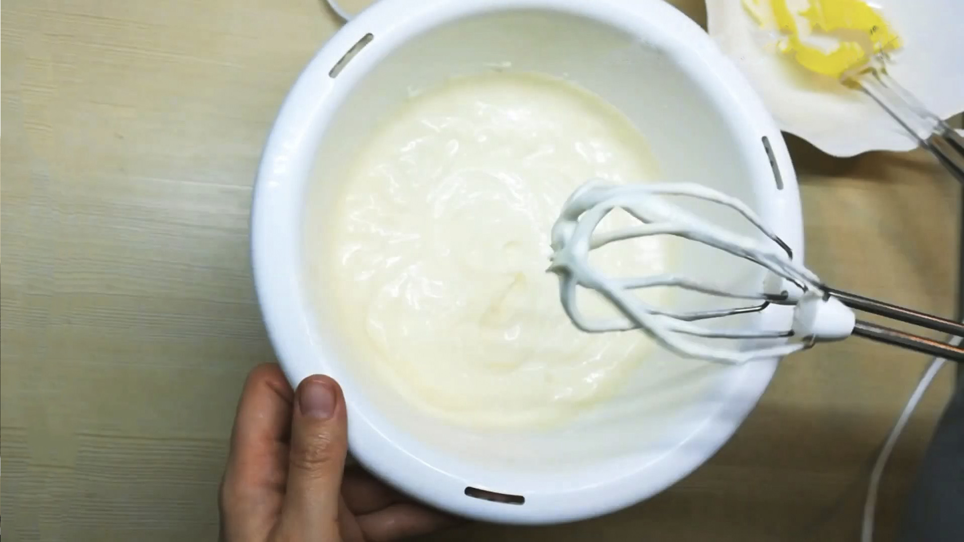Рецепт - Сметанный крем с маслом - шаг 5.1