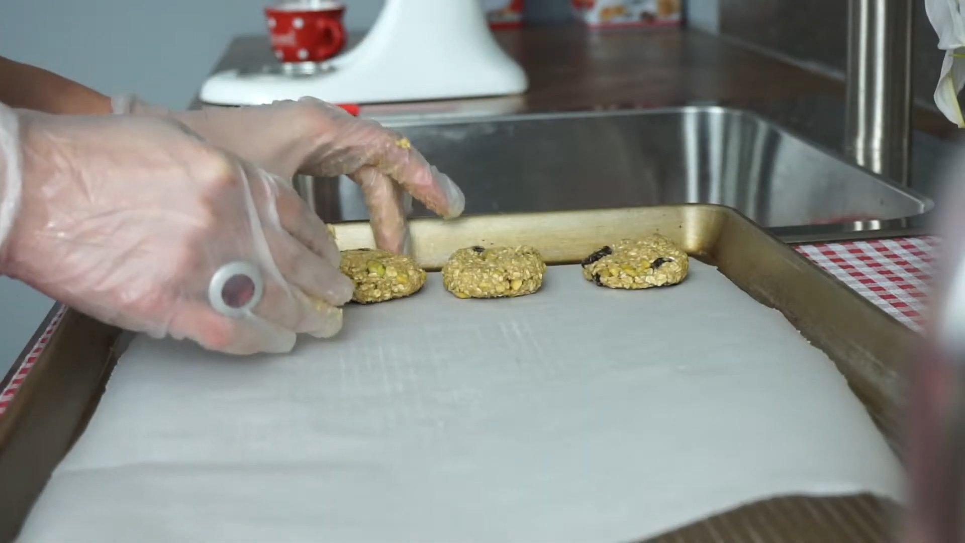 Рецепт - Изысканное овсяное печенье с фисташками - шаг 5-2