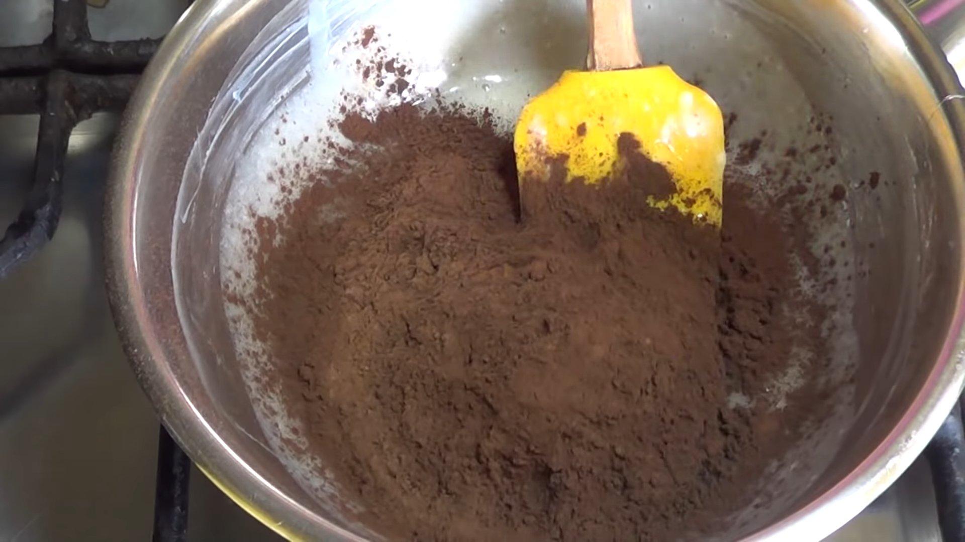 Рецепт - Шоколадный крем для украшения торта — шаг 5
