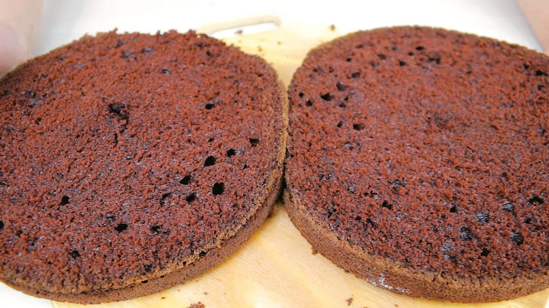 Шоколадный бисквит на кипятке — рецепт с фото пошагово