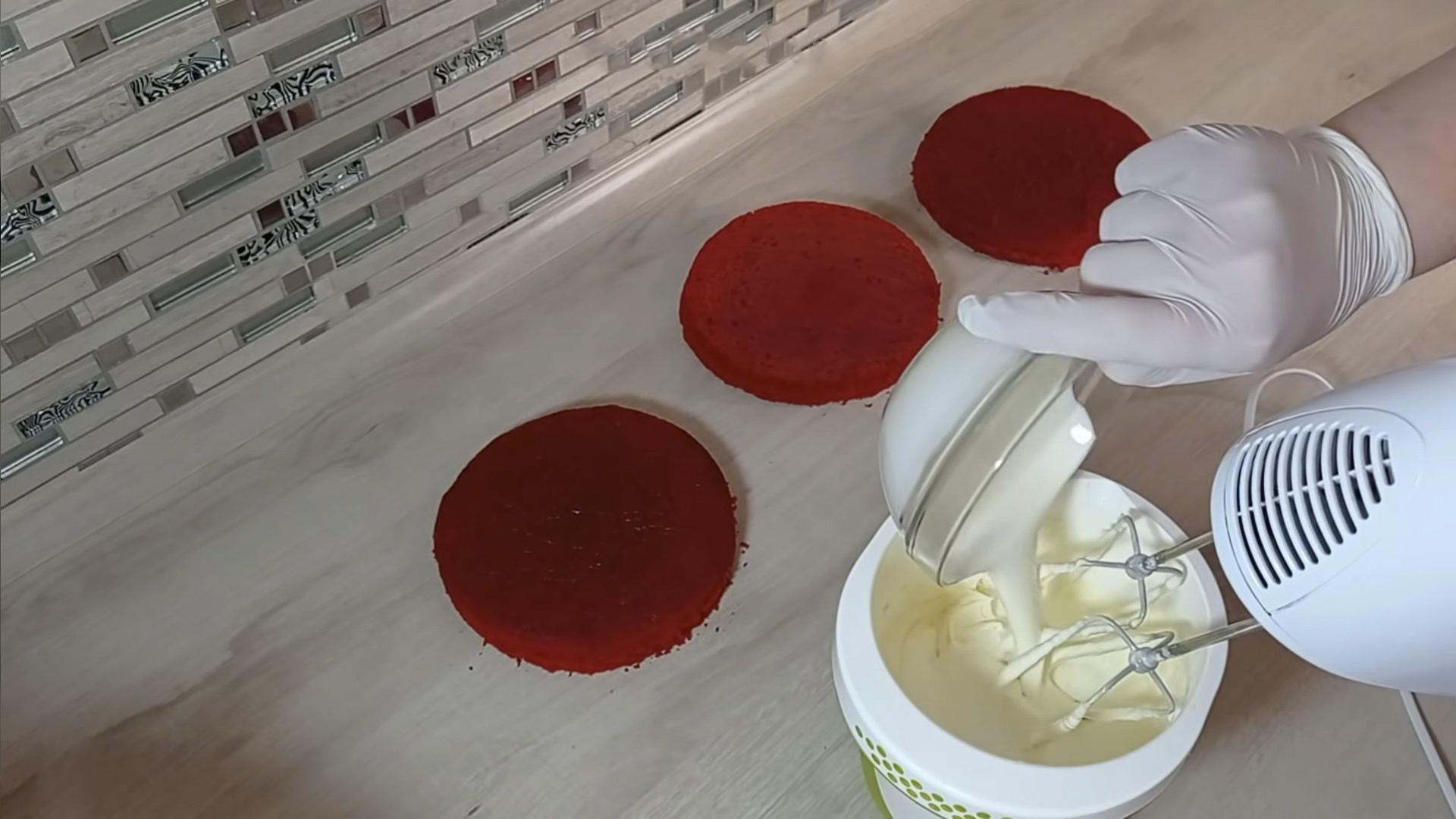 Рецепт - Крем-чиз на сливках для торта «Красный бархат» - шаг 4