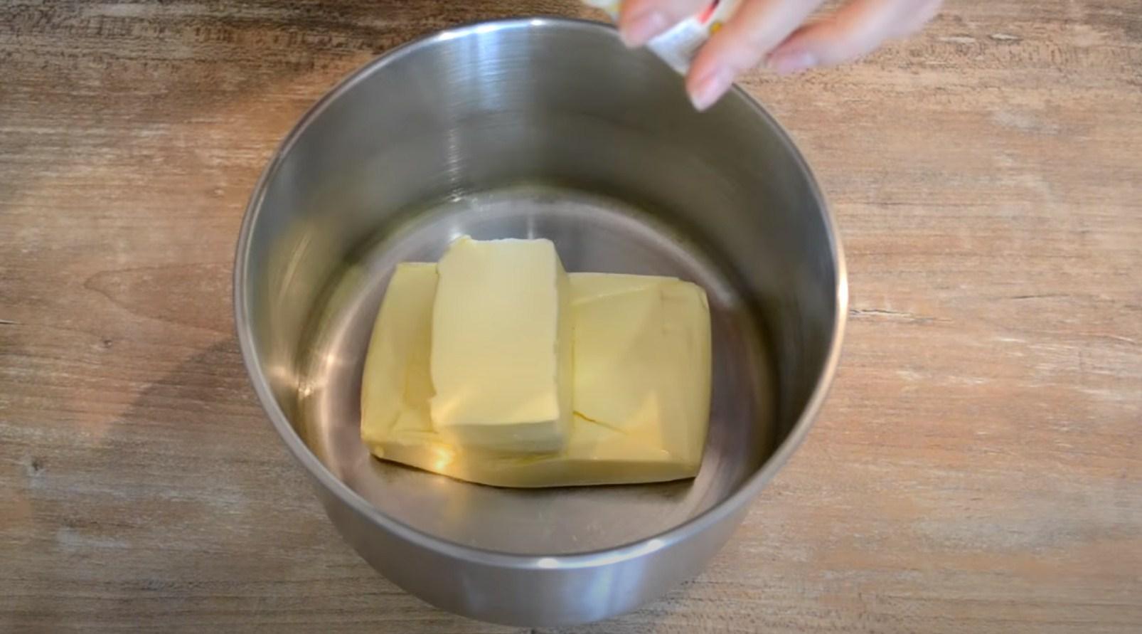 Рецепт - Крем для выравнивания торта «Молочная девочка» - шаг 1
