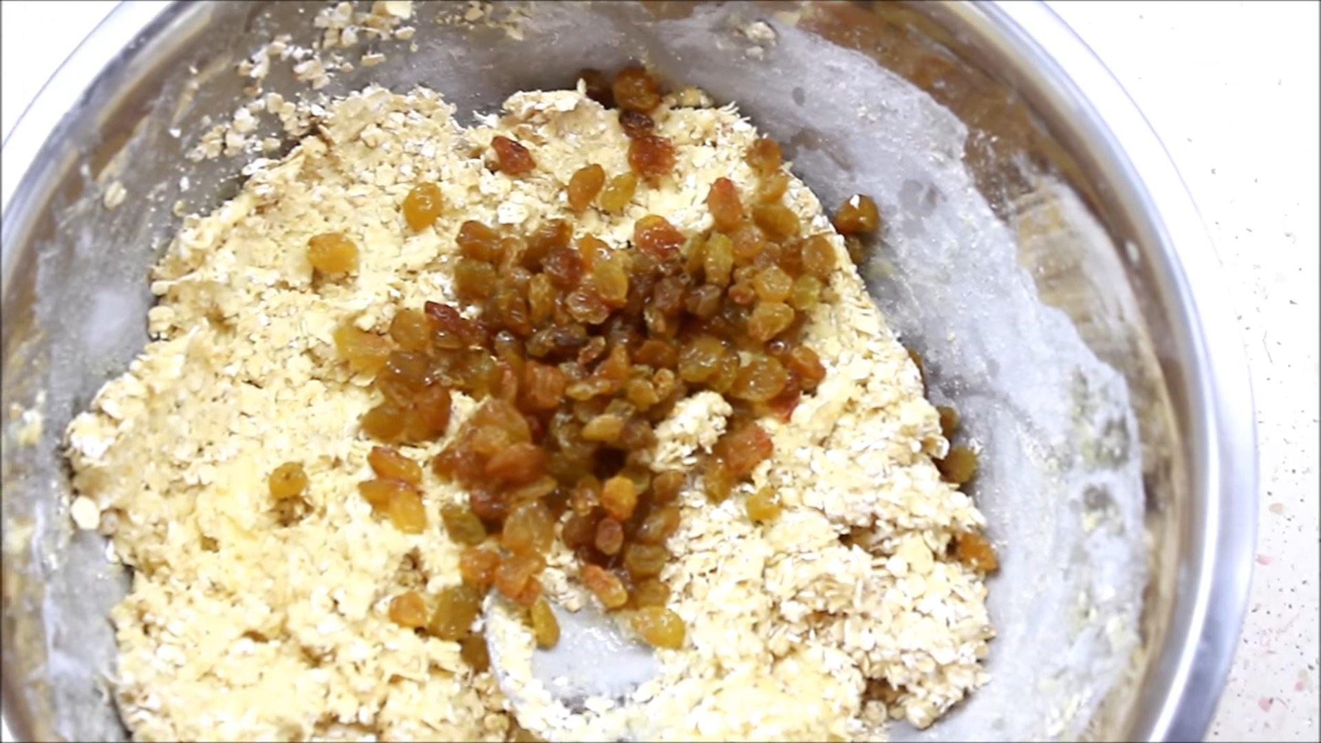 Рецепт - Очень простой рецепт овсяного печенья с изюмом “как в детстве” - шаг 4