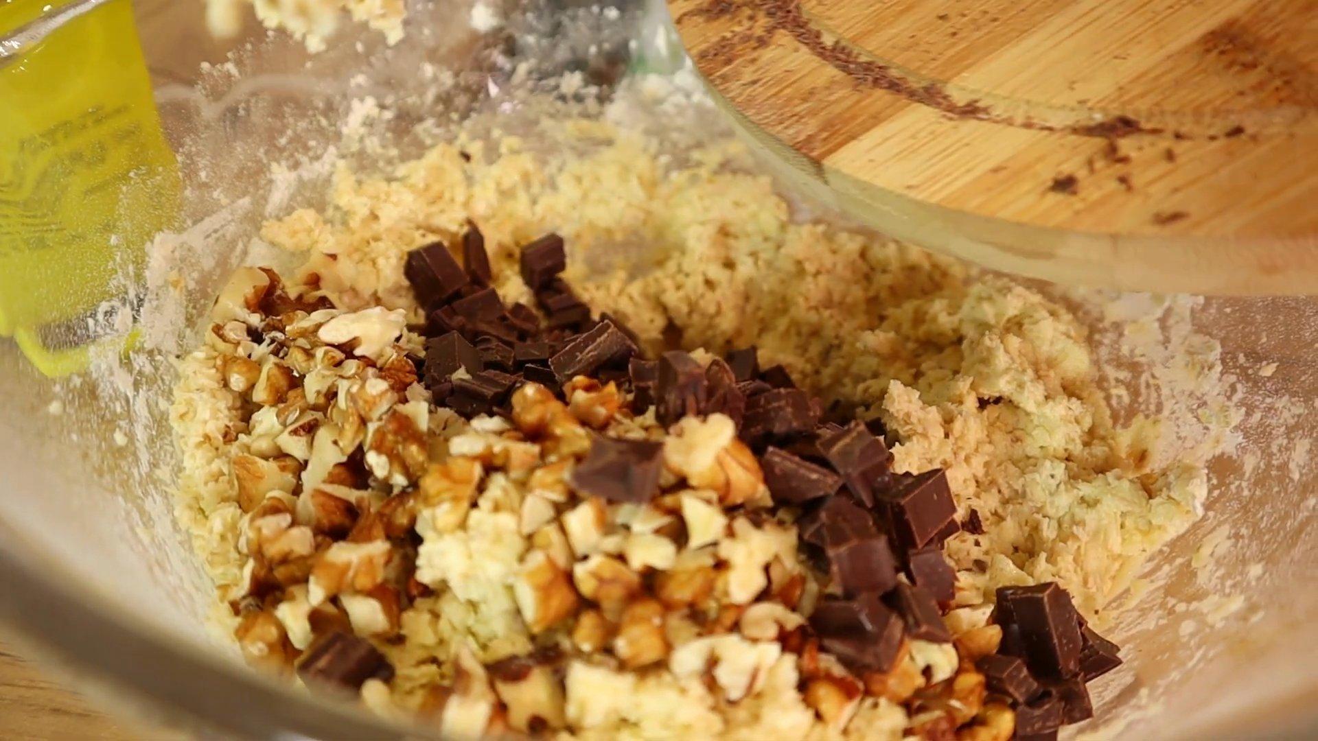 Рецепт - Овсяное печенье с шоколадом и орехами  - шаг 7