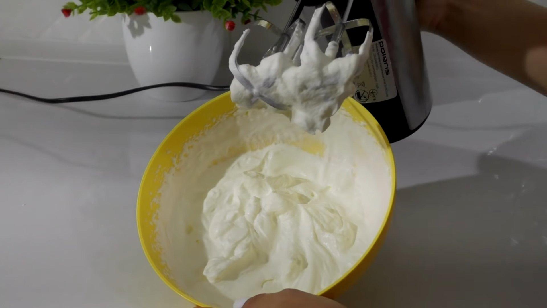 Рецепт - Крем для торта из маскарпоне и сгущенки - шаг 4-2
