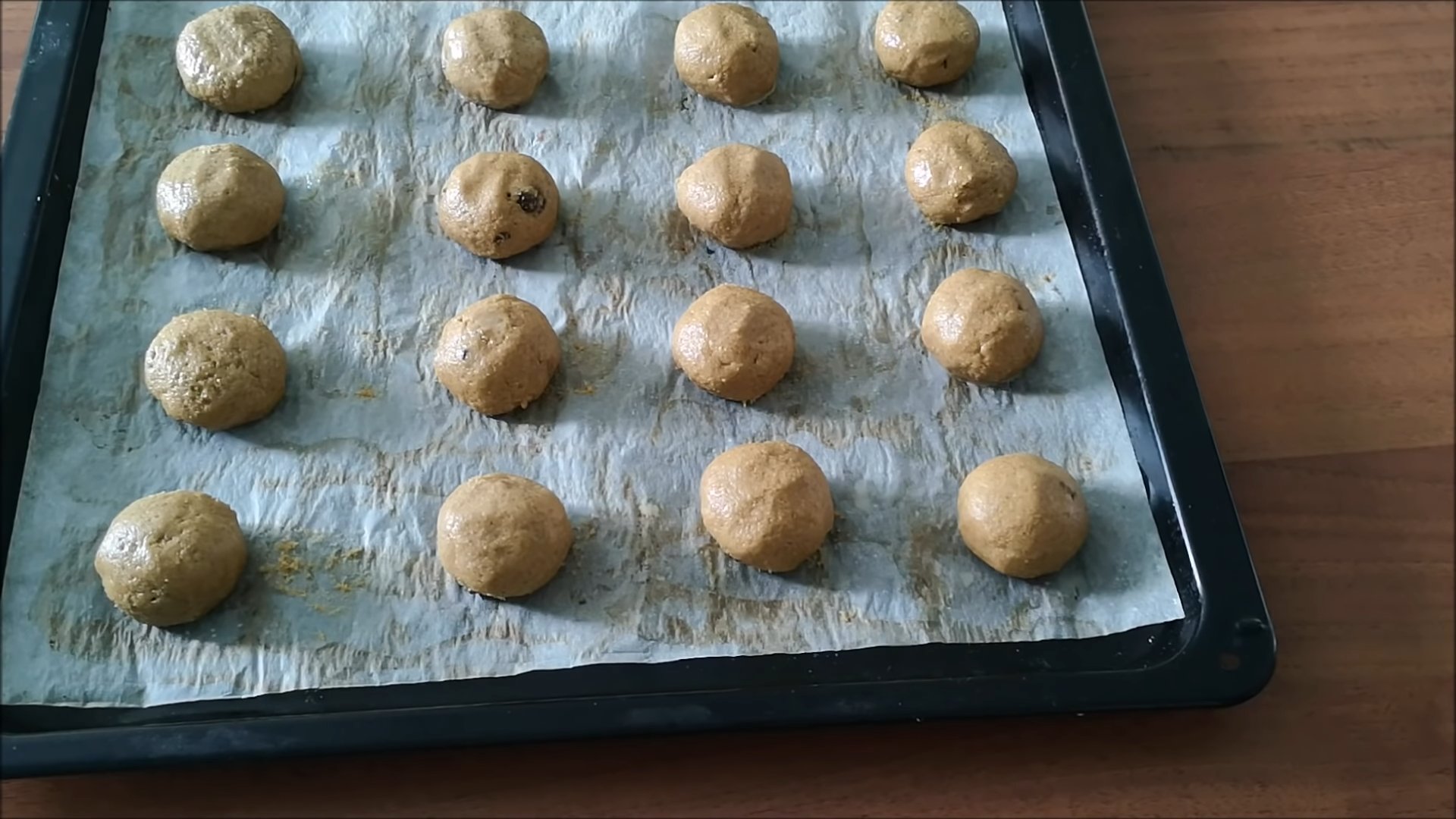 Рецепт - Нежное печенье с изюмом из овсяной муки - шаг 7-1