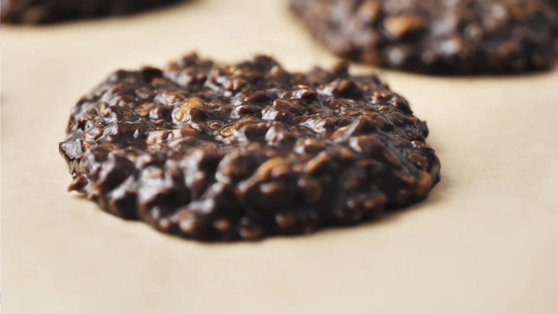 Рецепт - Овсяное печенье с какао без выпечки на скорую руку - шаг 9-1