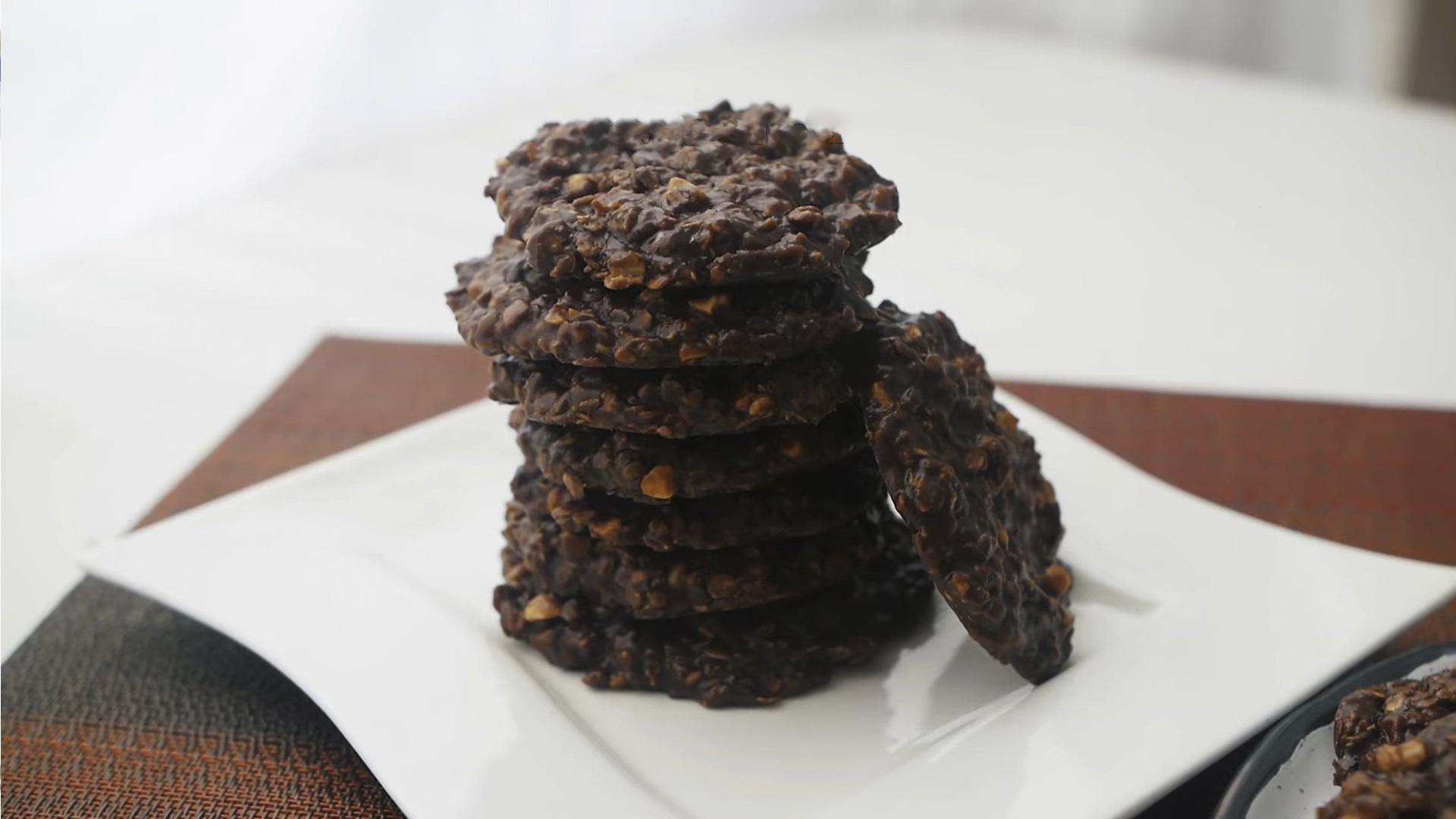 Рецепт - Овсяное печенье с какао без выпечки на скорую руку - шаг 9-2
