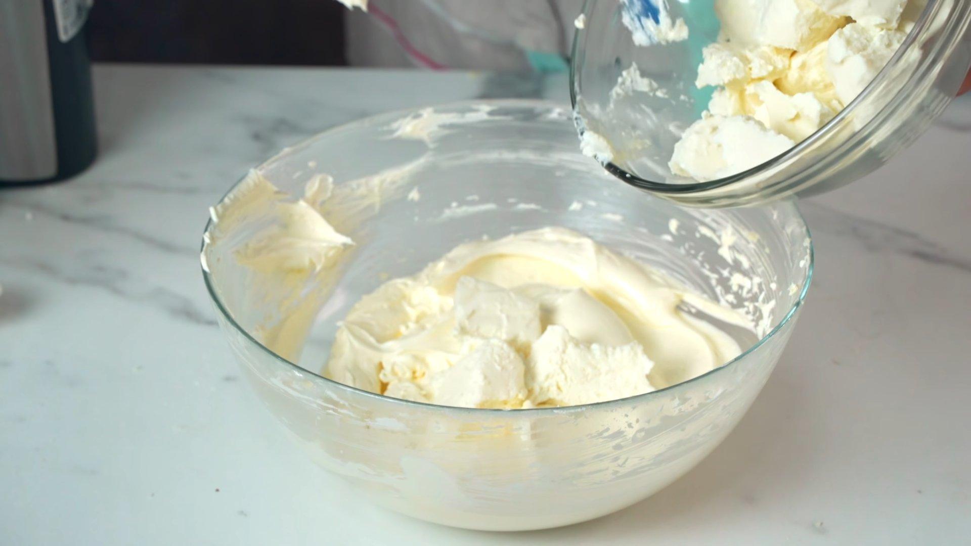 Рецепт - Универсальный крем для торта из творожного сыра - шаг 5