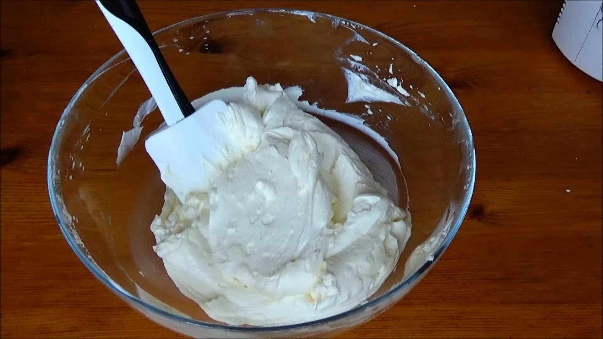 Рецепт - Вкуснейший крем из маскарпоне и сметаны - шаг 3-2