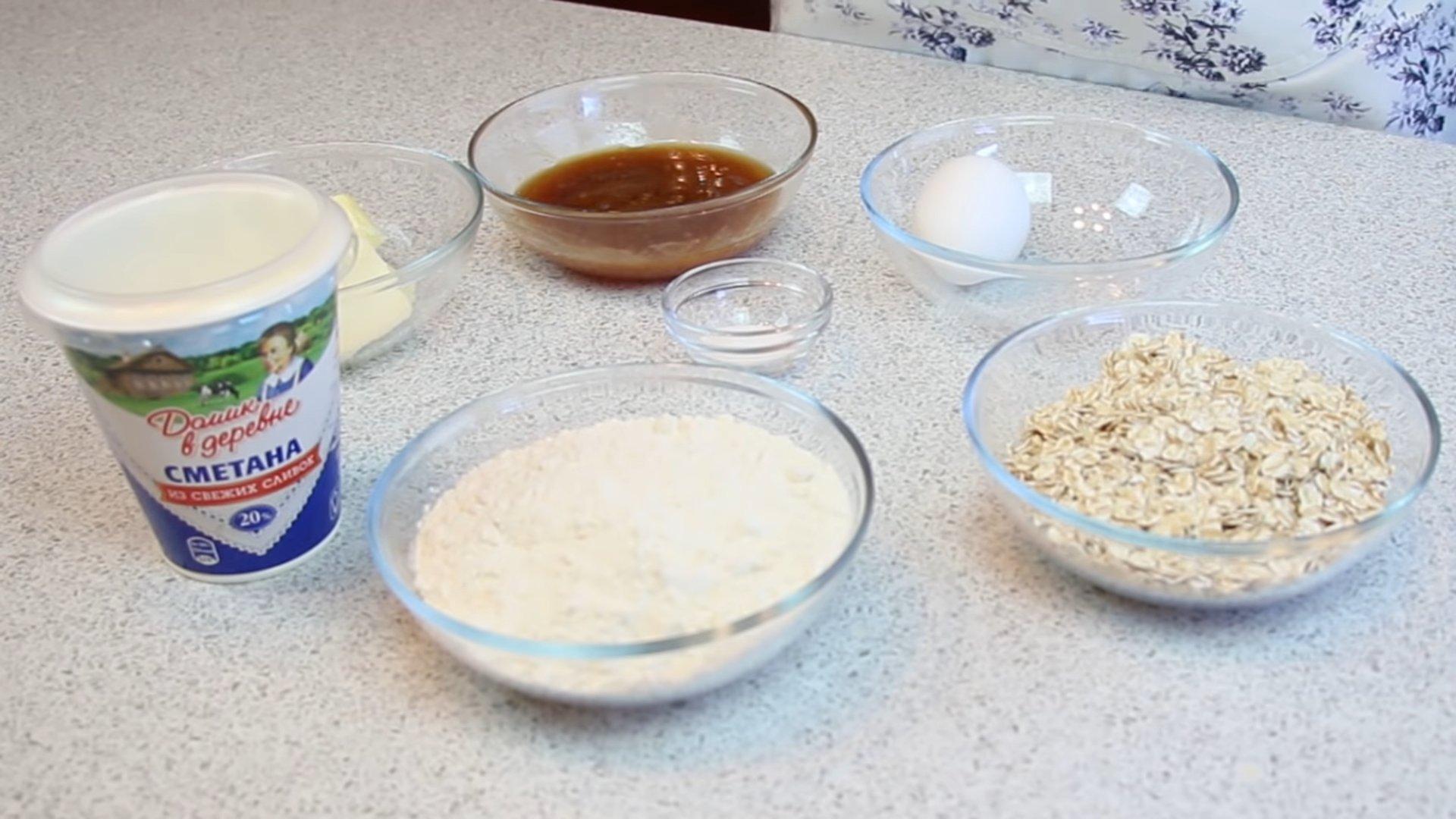 Рецепт - Восхитительное овсяное печенье с медом и сметаной - шаг 1