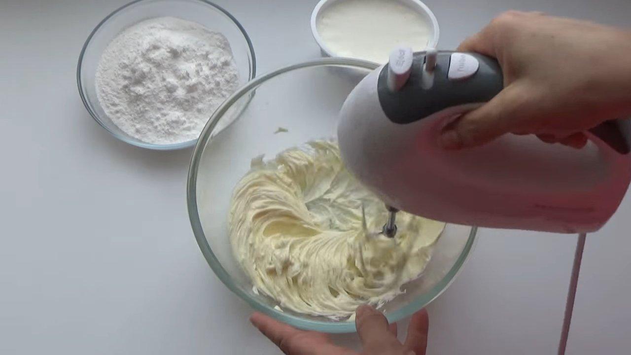 Рецепт - Крем для торта из творожного сыра, масла и сахарной пудры - шаг 2