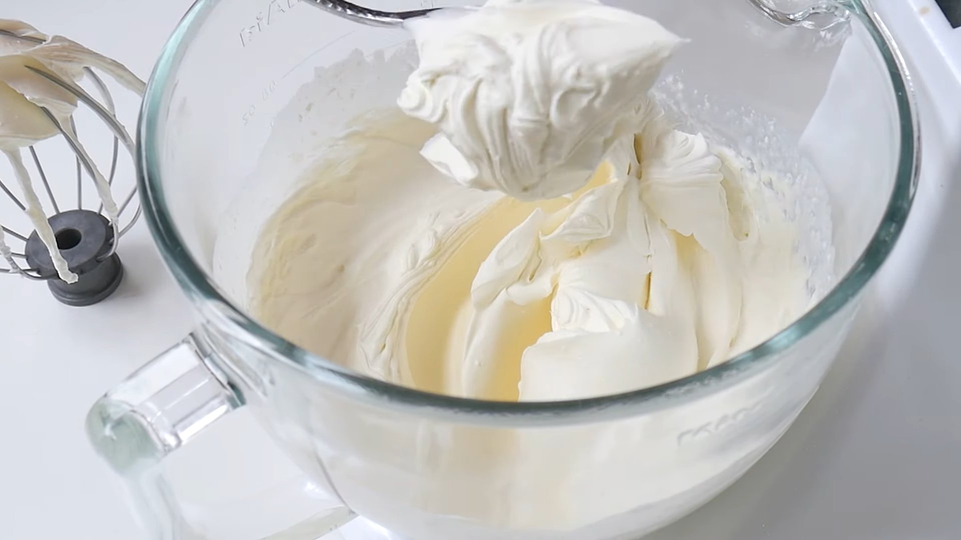 Рецепт - Крем-чиз на белом шоколаде для выравнивания и начинки - шаг 7-1