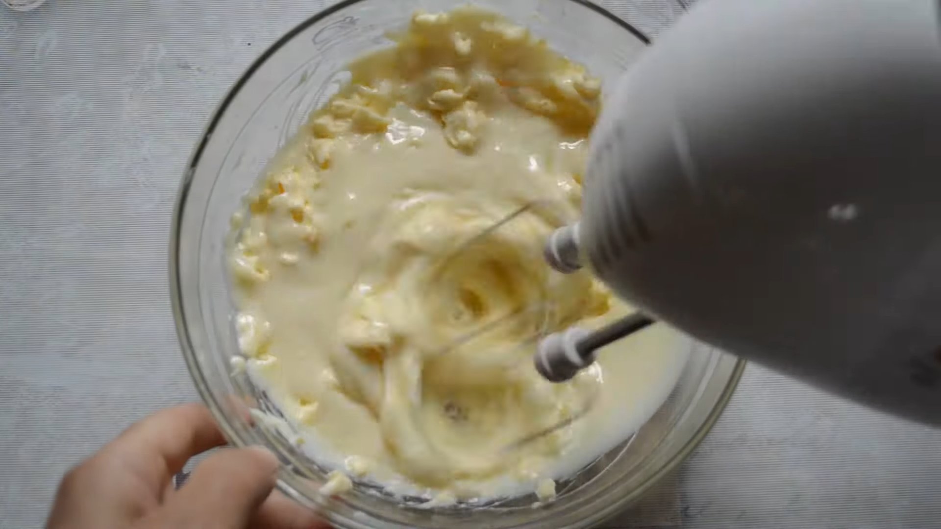 Рецепт - Крем из сгущенки для вафельного торта  - шаг 3