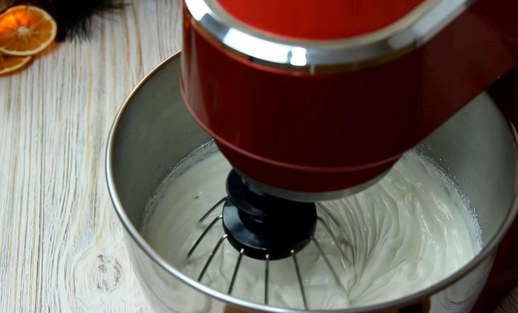Рецепт - Взбитый белый ганаш для выравнивания под мастику - шаг 7