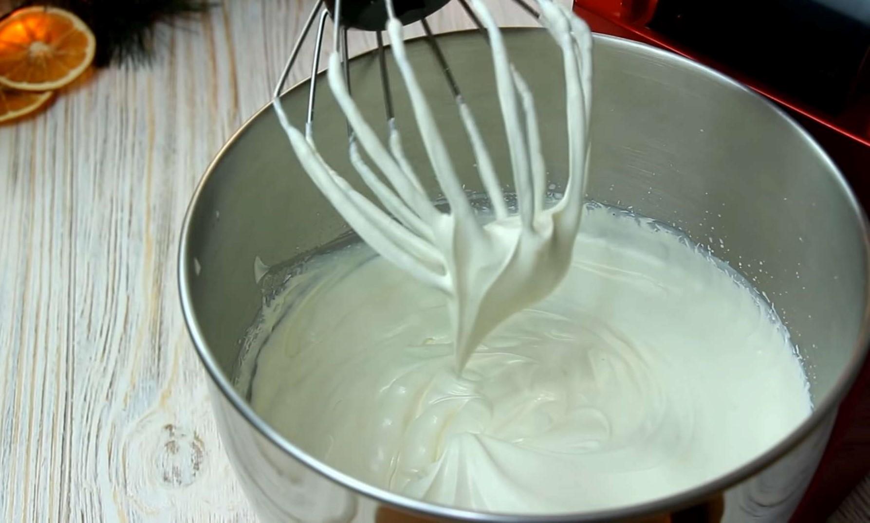 Рецепт - Взбитый белый ганаш для выравнивания под мастику - шаг 8