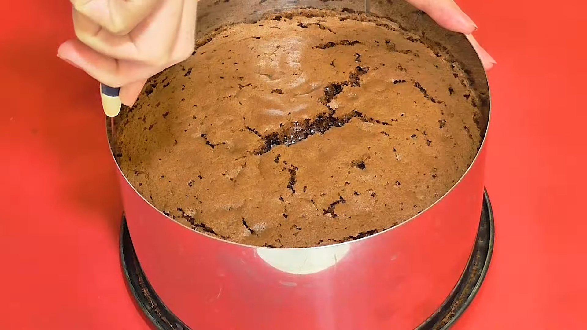 Шоколадный бисквит для торта «Сникерс» - шаг 10-1