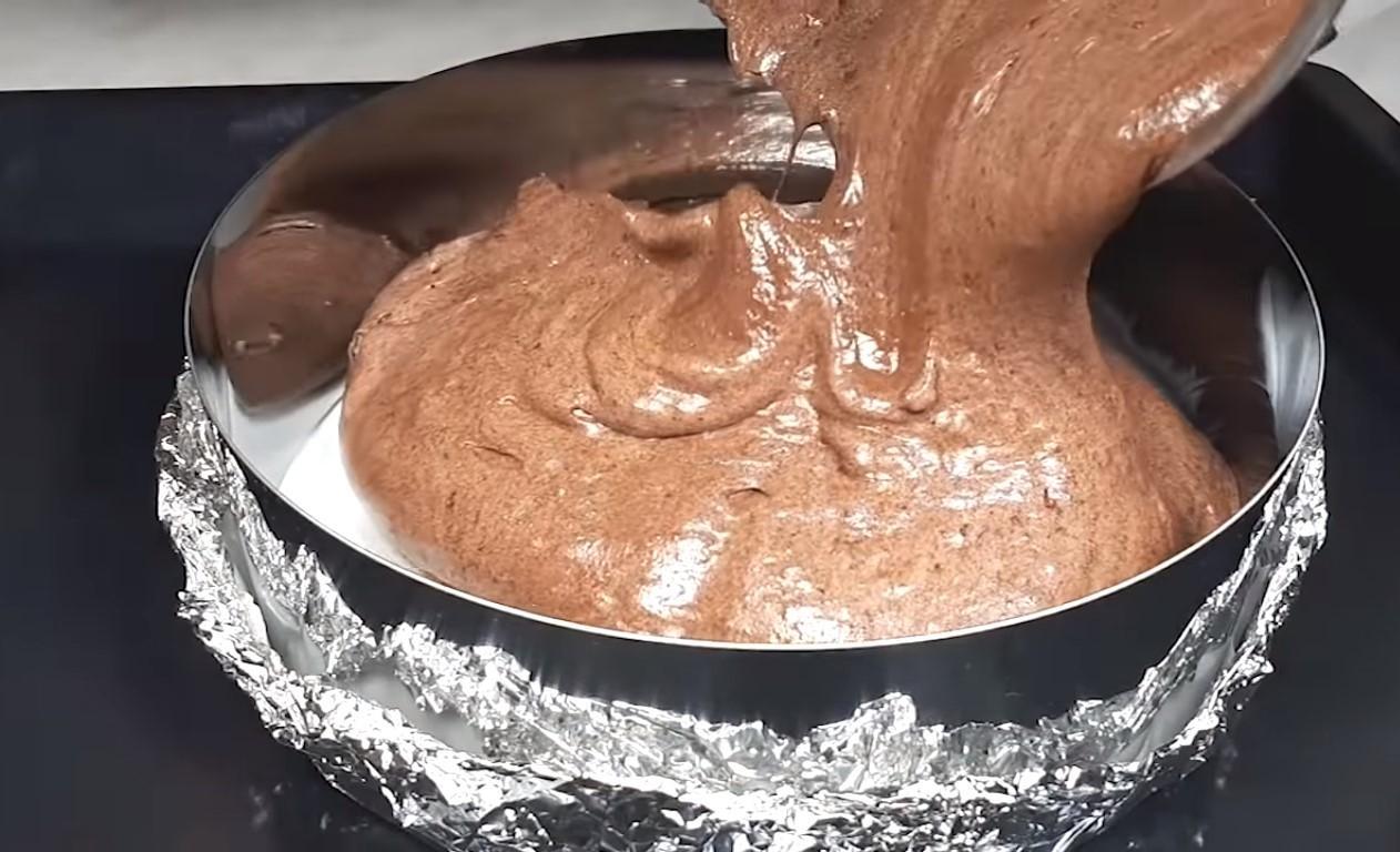 Рецепт - Воздушный шоколадный бисквит с какао порошком без разделения яиц - Шаг 6