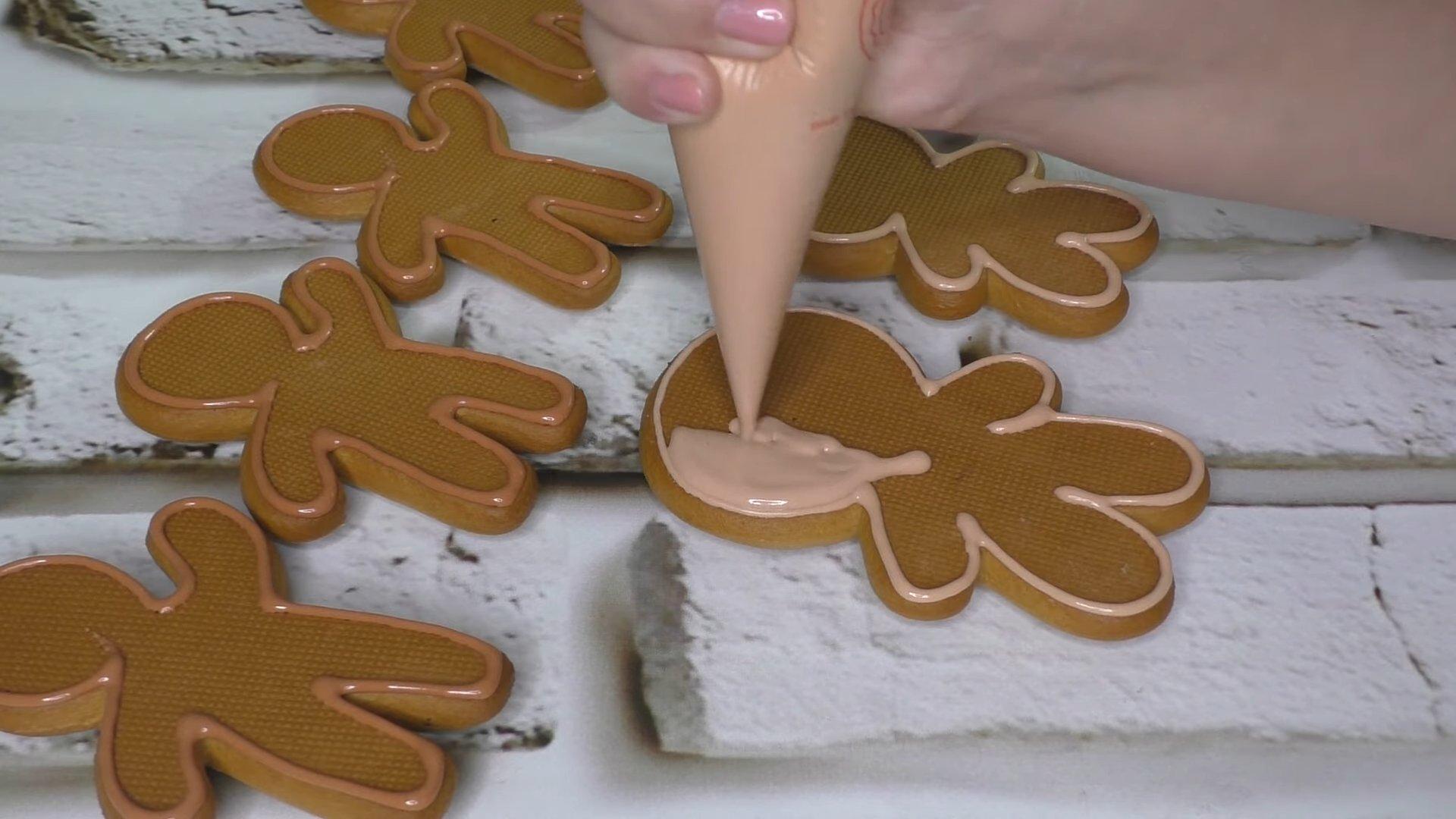 Роспись пряников без трафарета. Белковая глазурь рецепт // Christmas Gingerbread How to Decorate