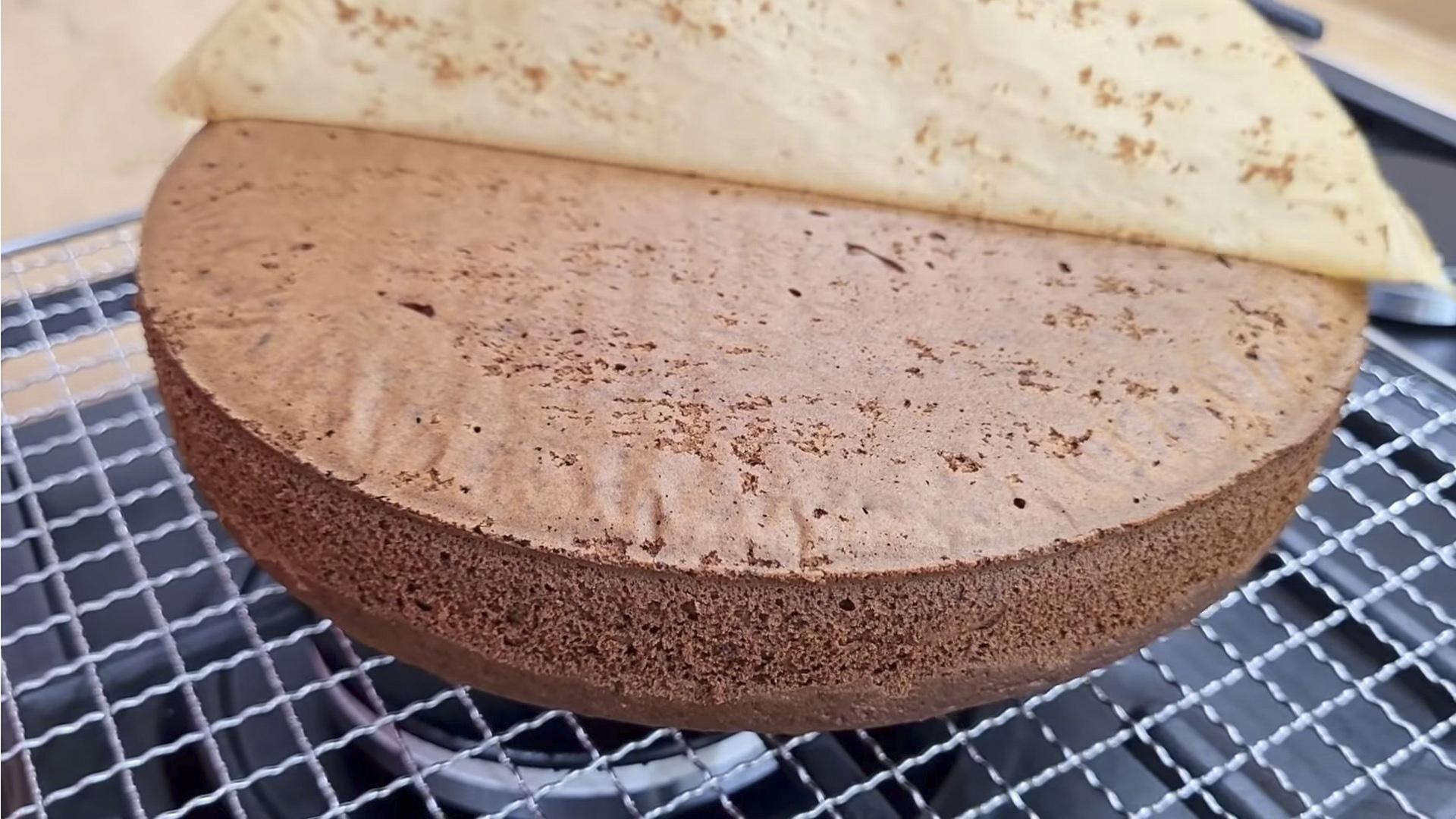Рецепт - Коржи на кефире для торта в духовке - Шаг 11