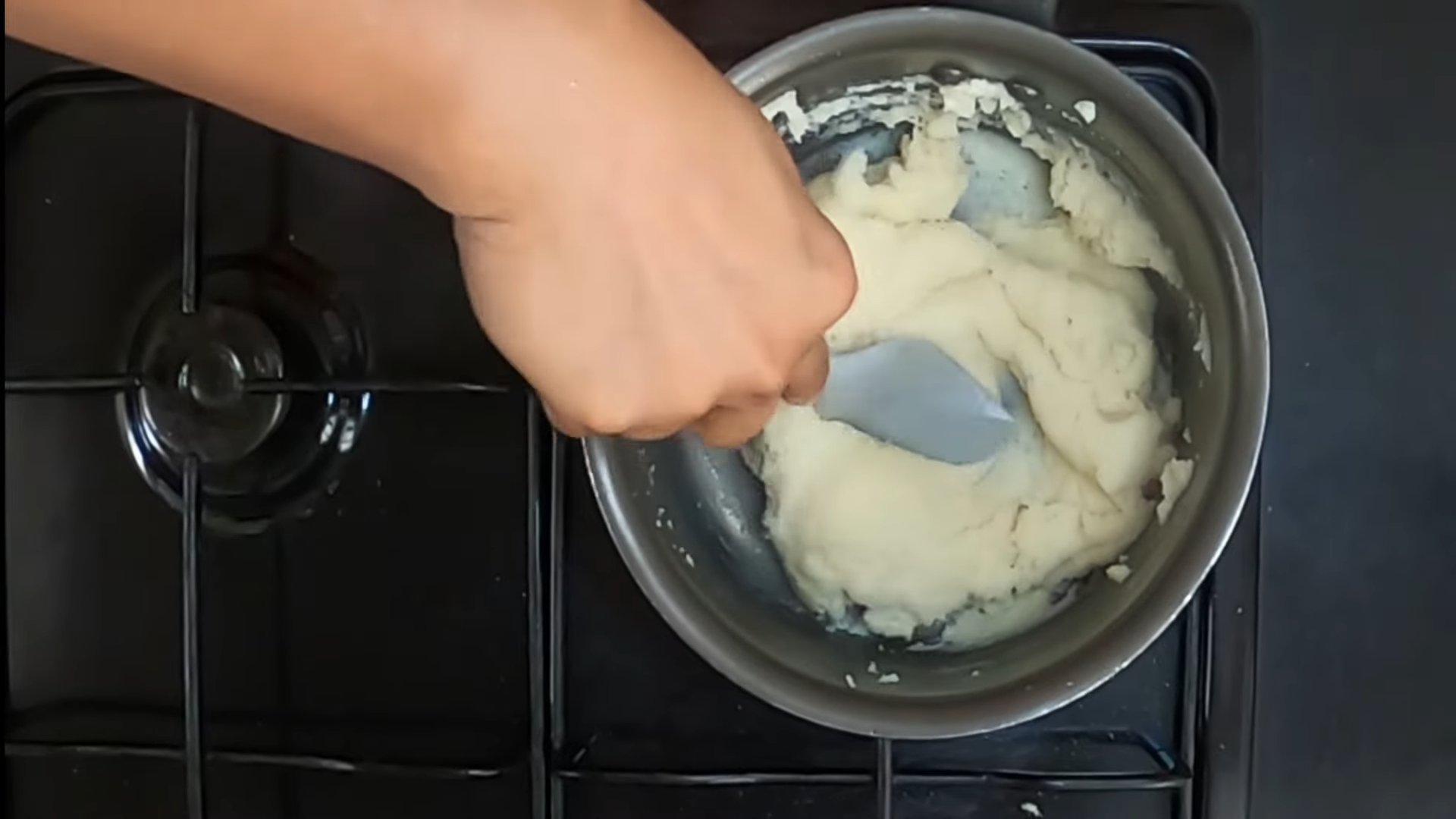 Рецепт - Заварное тесто без яиц - Шаг 7