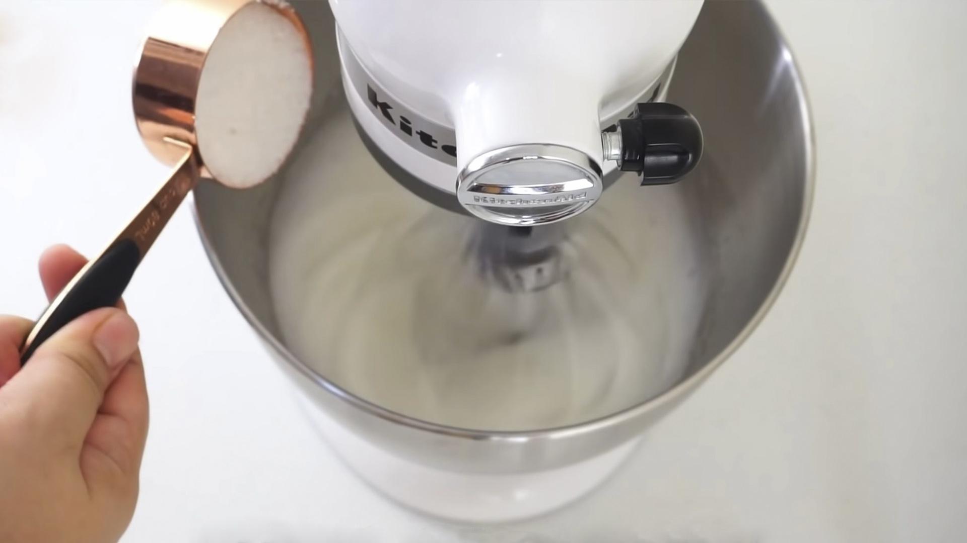 Рецепт - Бисквит на кокосовом молоке - Шаг 6
