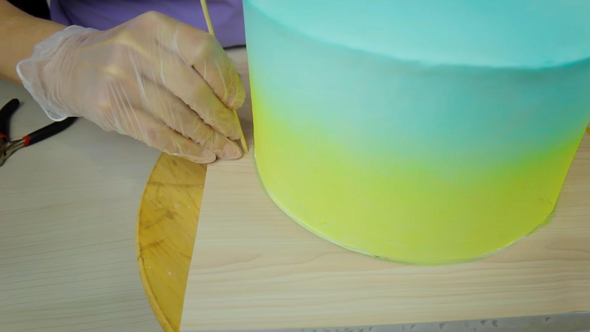 Как закрепить пряники на торте - фото 1