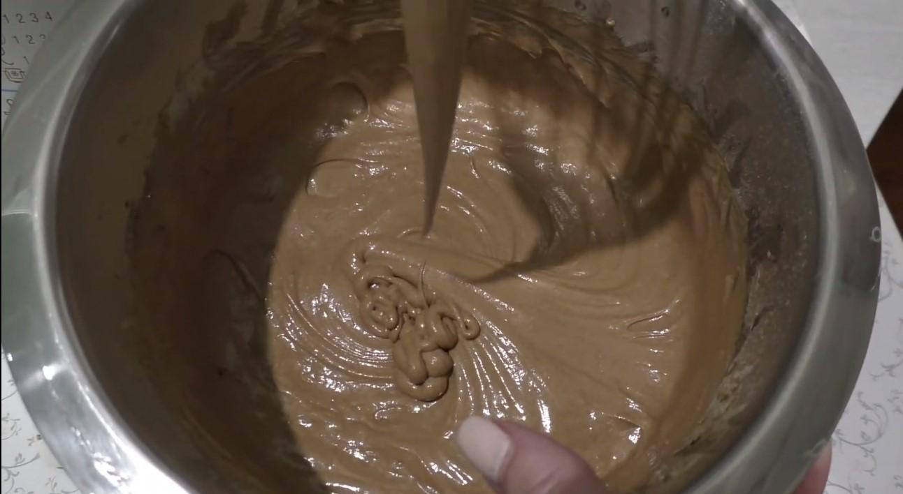 Шоколадный бисквит на сметане - шаг 8