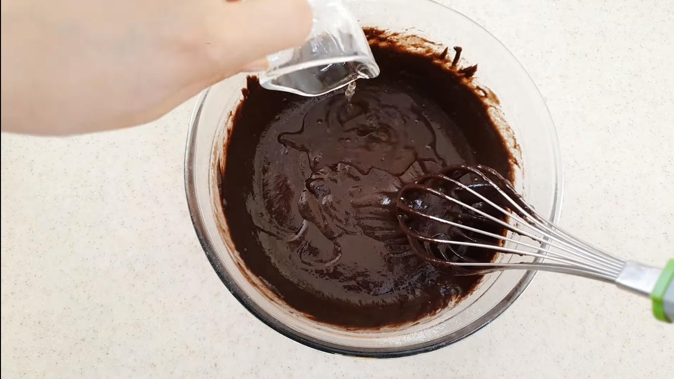 Рецепт постного шоколадного бисквита - шаг 6