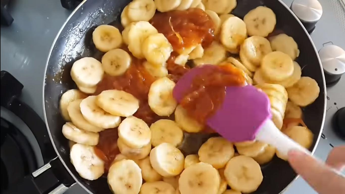 Рецепт - Бананы в карамели — рецепт прослойки для торта - Шаг 5