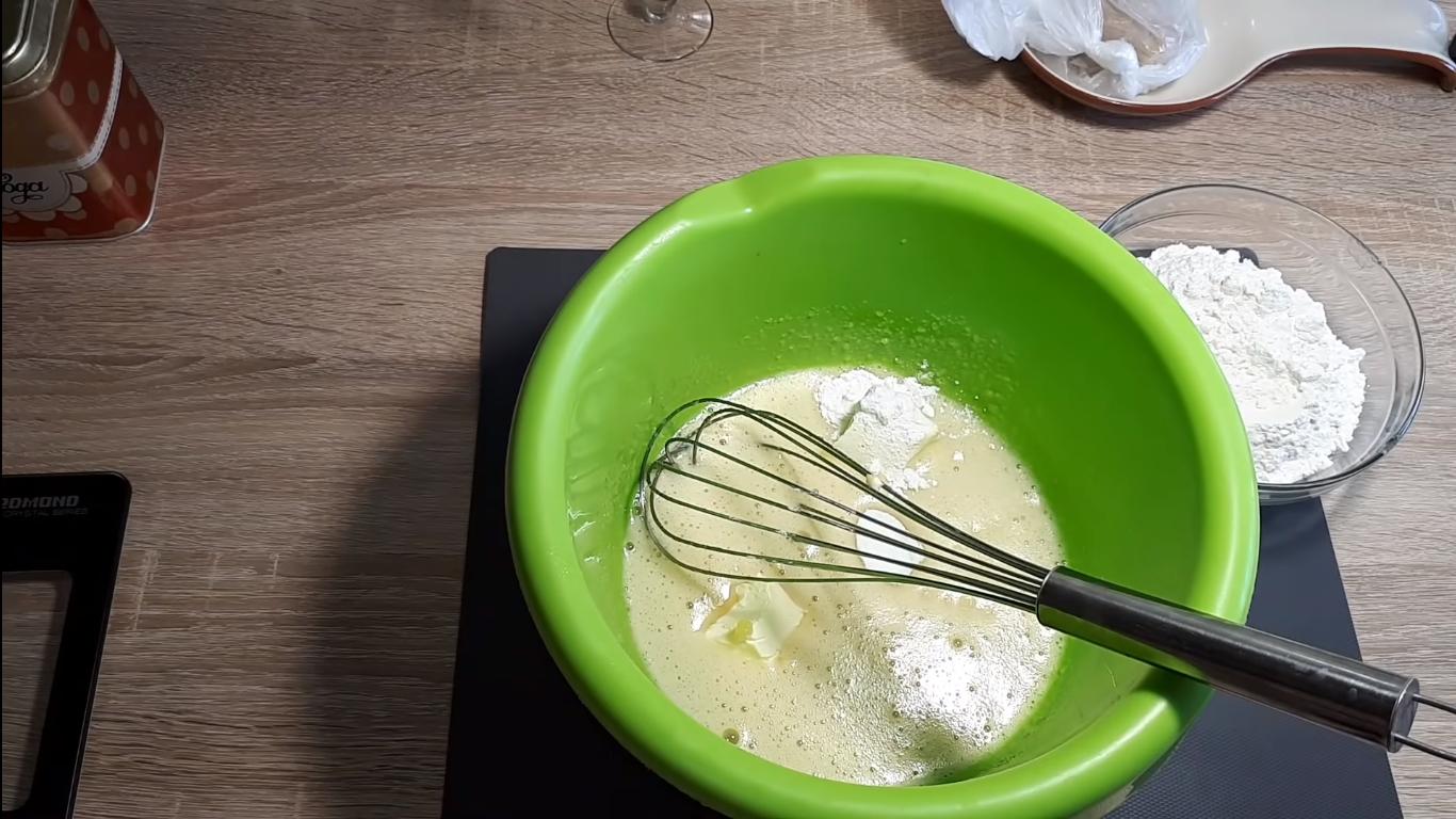 Рецепт - Медовый бисквит без раскатки коржей - Шаг 4