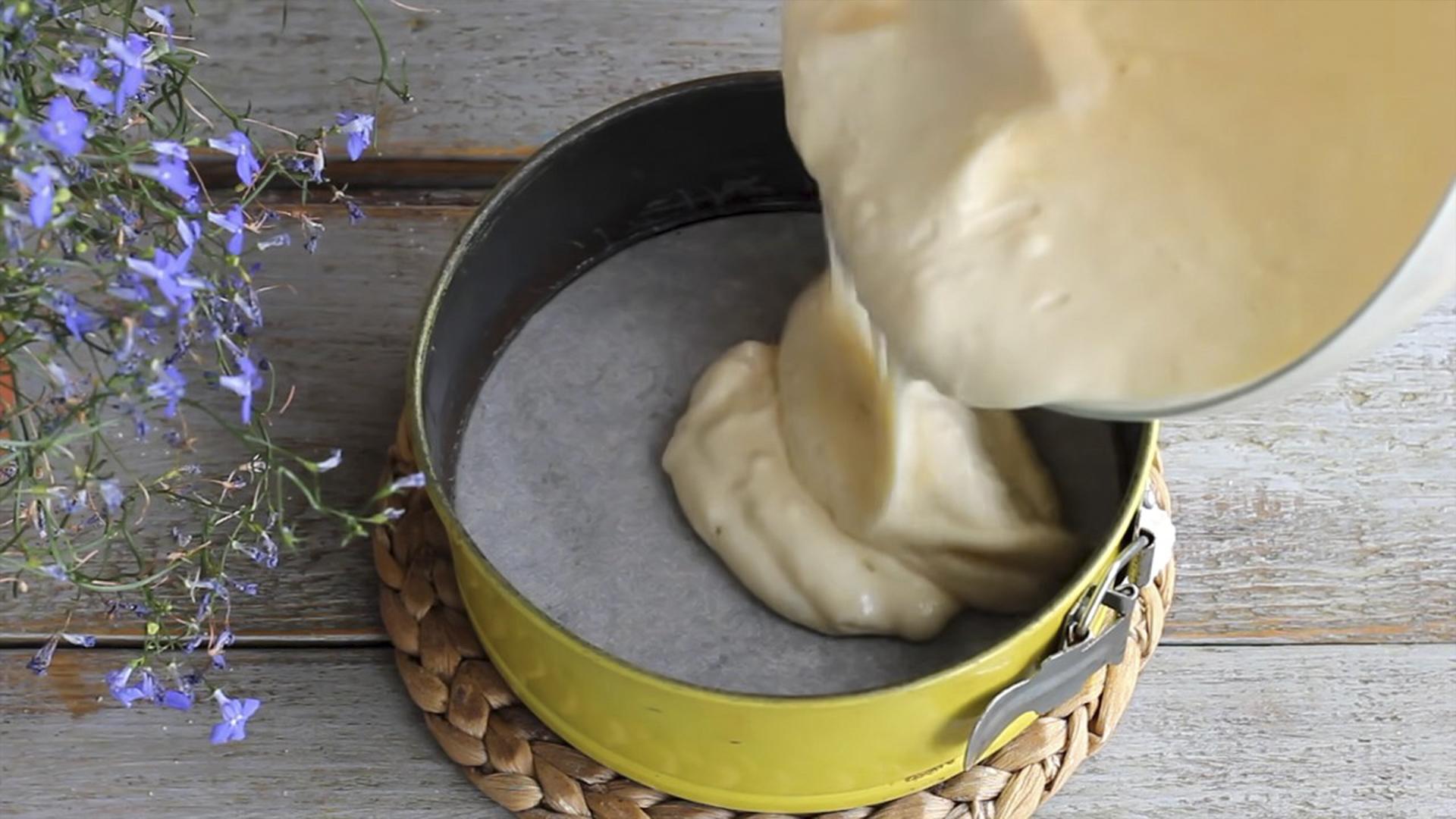 Рецепт ванильного бисквита на кефире - Шаг 9