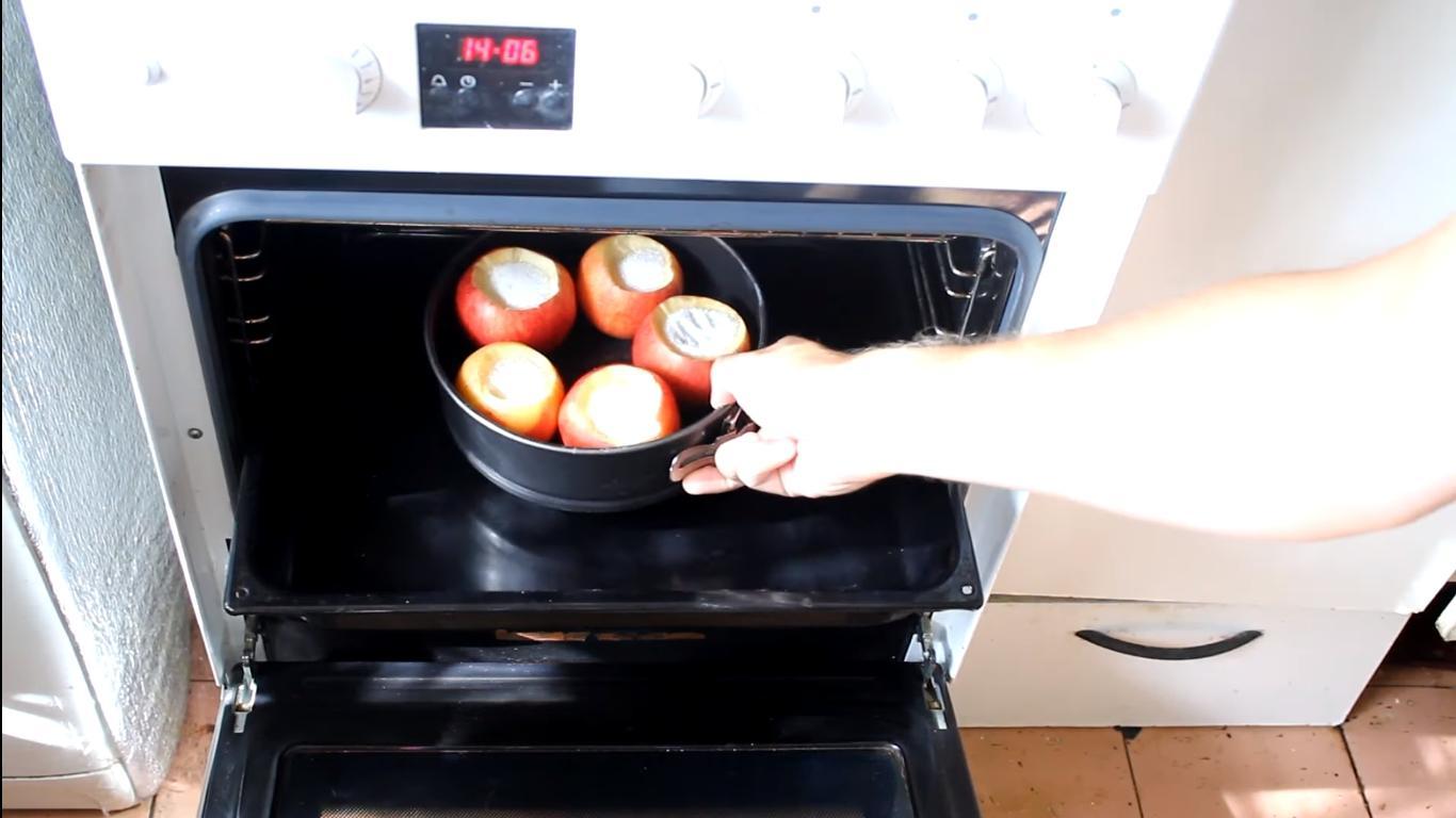 Рецепт - Карамельные яблоки в духовке - Шаг 5
