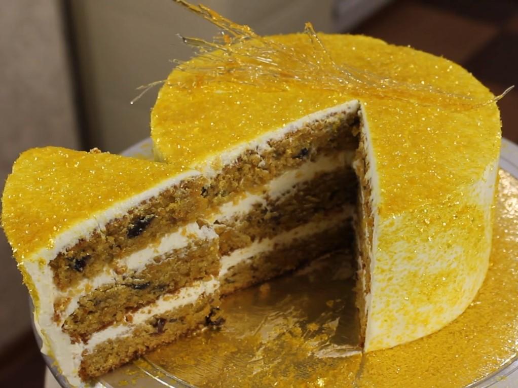 Карамельная девочка торт рецепт в домашних условиях. Хрустящая карамель для торта. Жидкая карамель для торта. Торт с карамелью. Торт с карамелью покупной.