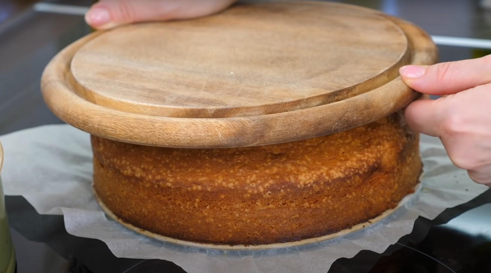 Масляный бисквит для торта - шаг 9