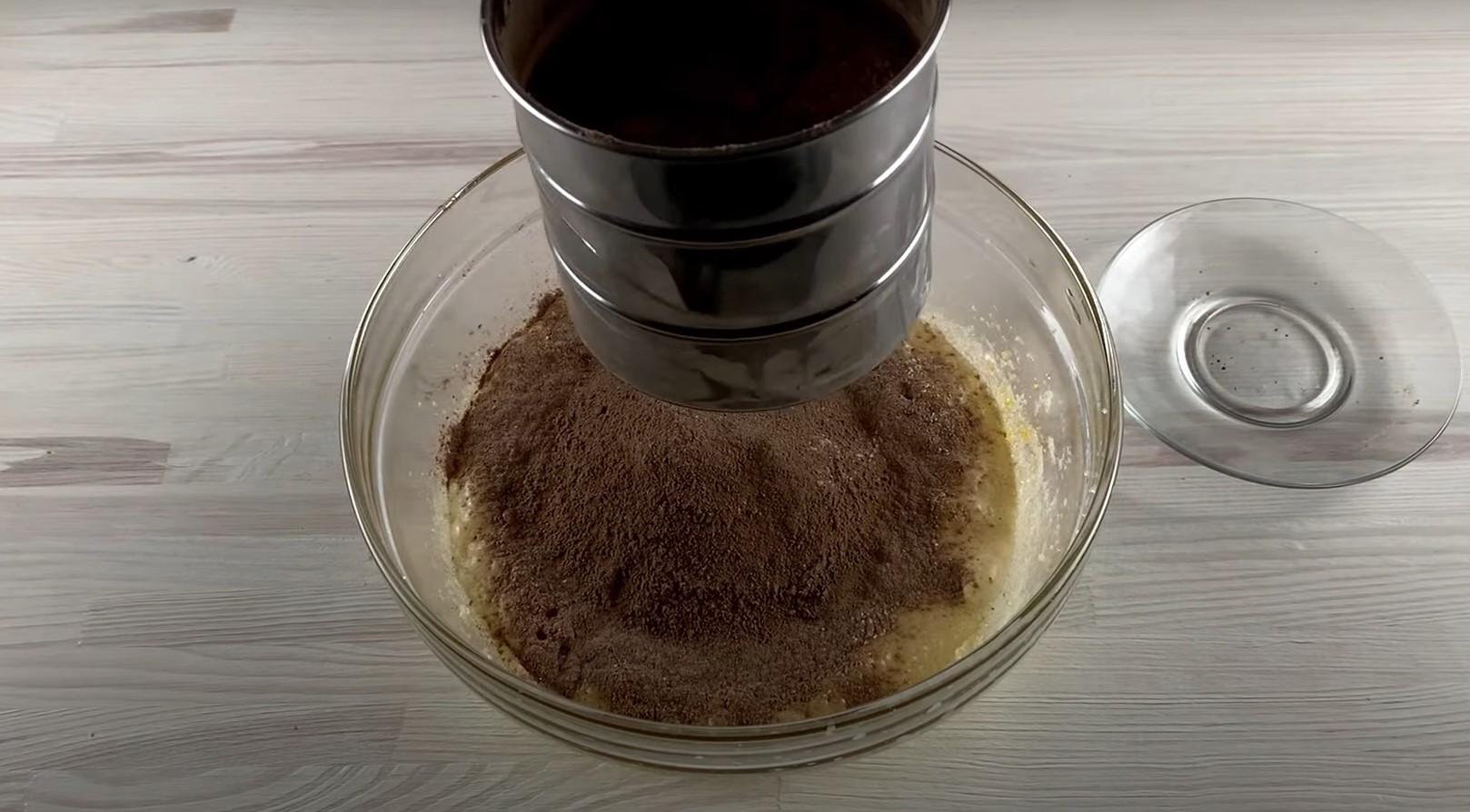 Рецепт - Маффины на молоке с какао и шоколадом - Шаг 9