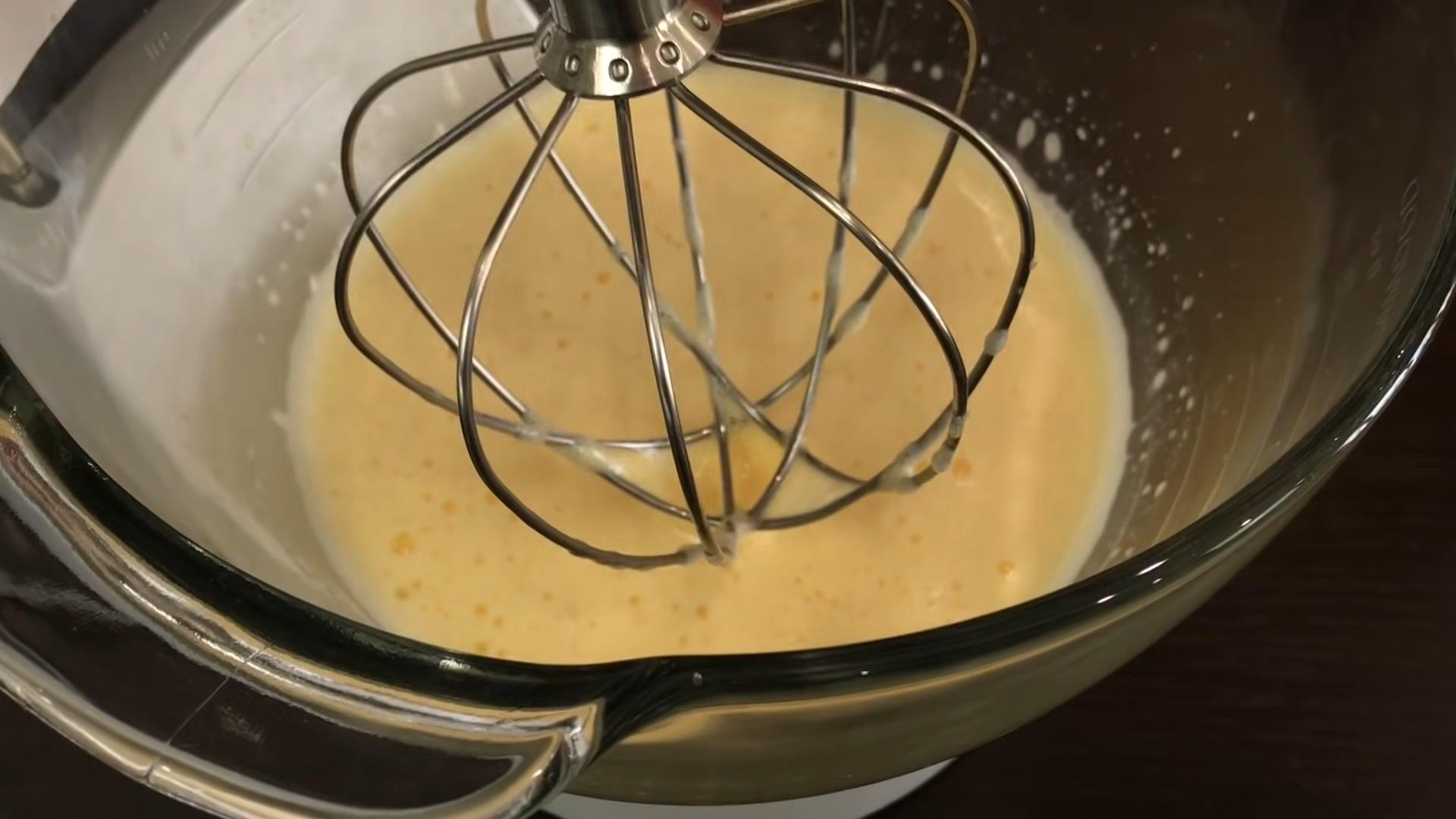 Рецепт - Бисквит для торта на кефире - Шаг 1