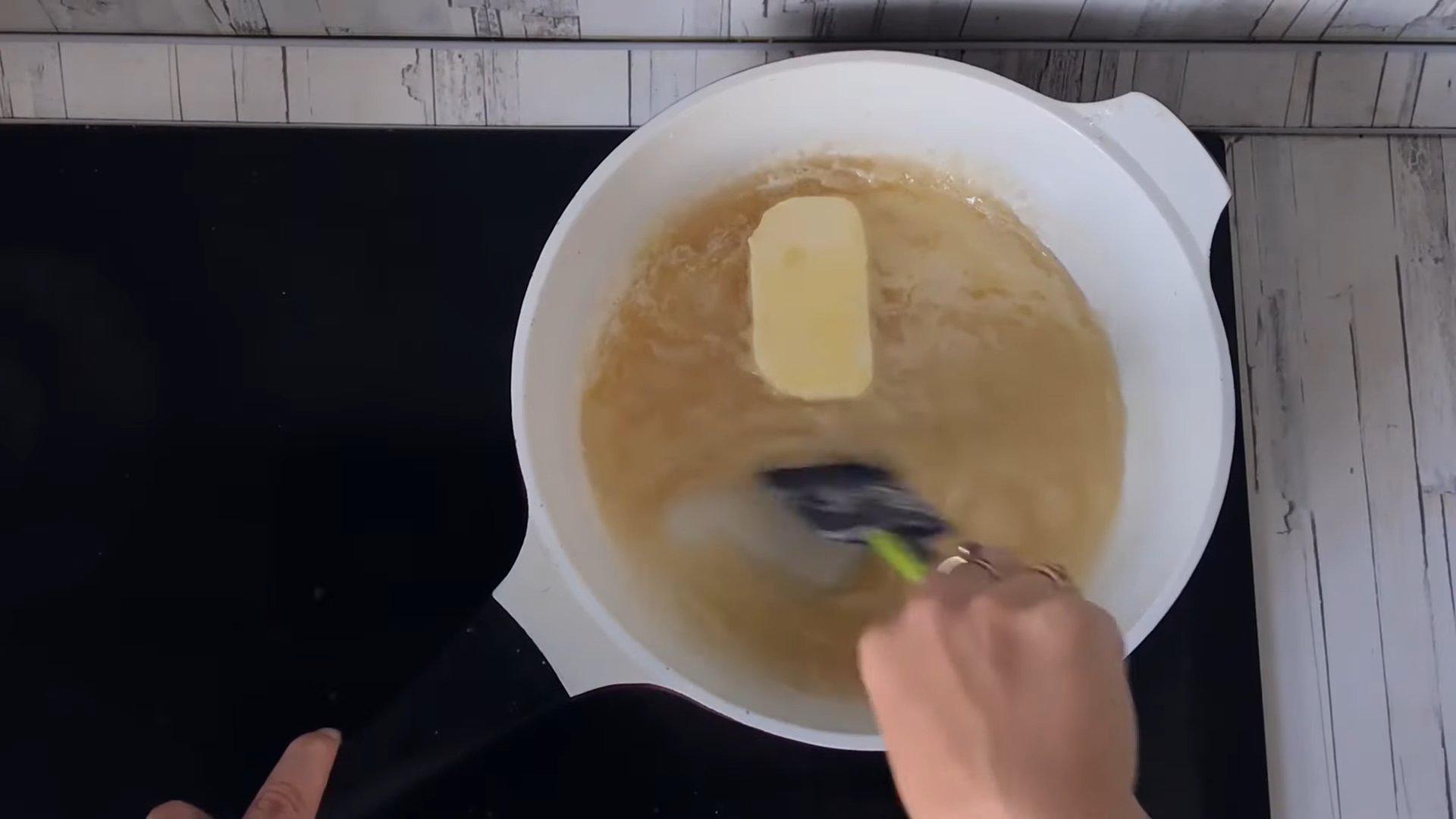 Рецепт - Карамелизированная груша на сковороде - Шаг 2